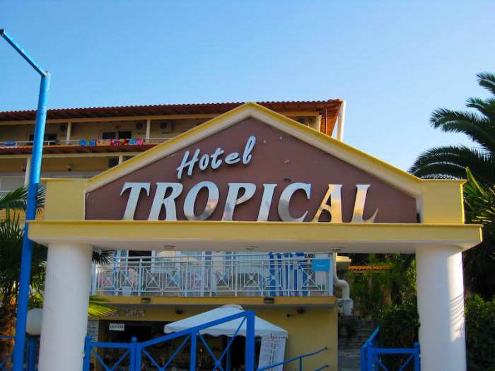 Hoteli u Grckoj  Hotel Tropical Hanioti 3* popust 25 % za rane uplate !