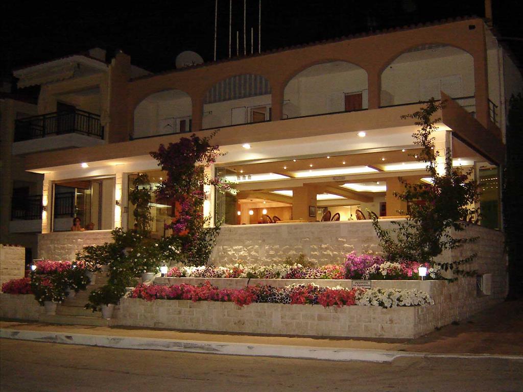 Loutra Beach hotel